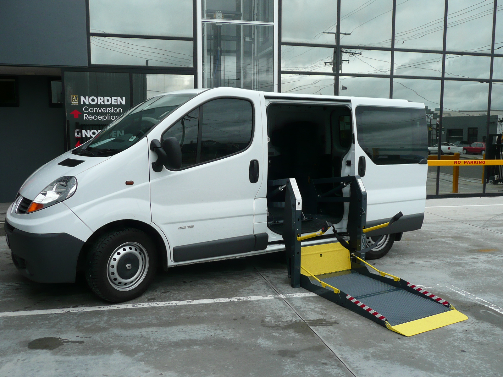Renault Traffic Wheelchair Access